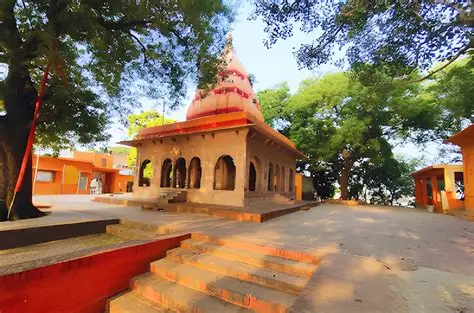 Nagvasuki Temple in Prayagraj